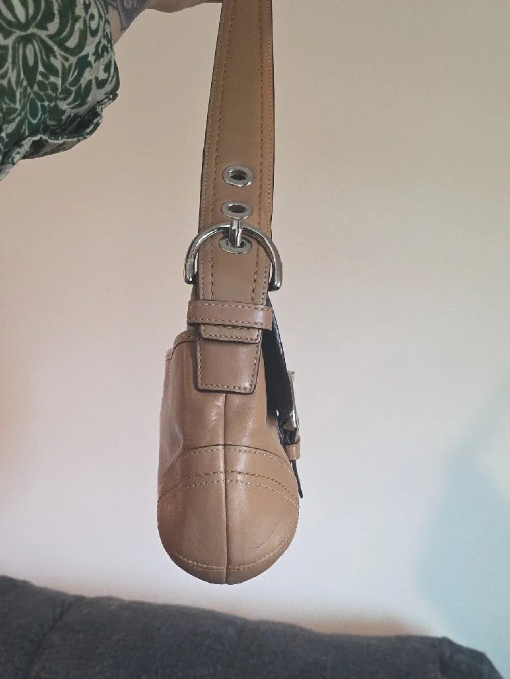 Coach Soho Leather Shoulder Bag with Silver Hardware Rare Camel Tanq